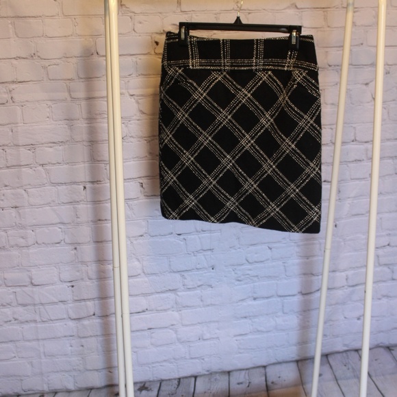 Ann Taylor Loft Black Tweed Pencil Skirt - Picture 5 of 6